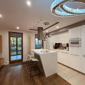 https://apartament-park-lotnikow-krakow.krakowhotelspoland.com
